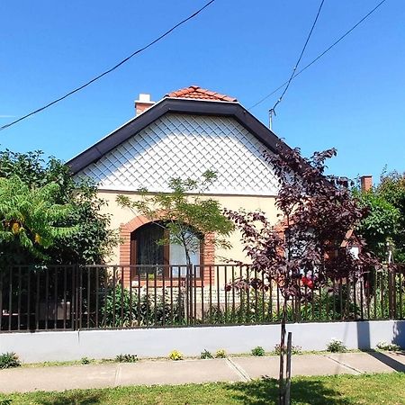 Bundik Vendeghaz Apartment Berettyóújfalu Bagian luar foto