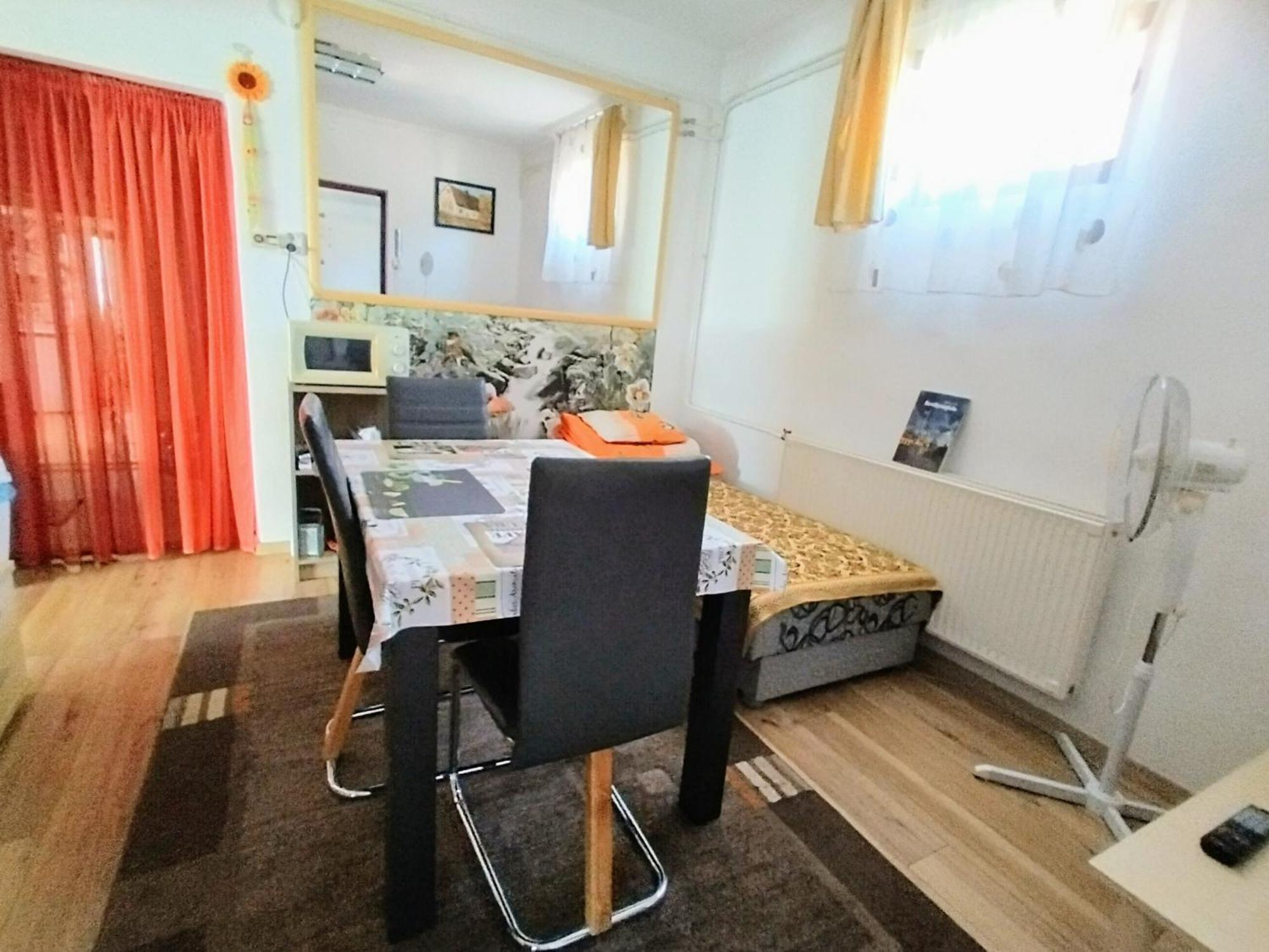 Bundik Vendeghaz Apartment Berettyóújfalu Bagian luar foto