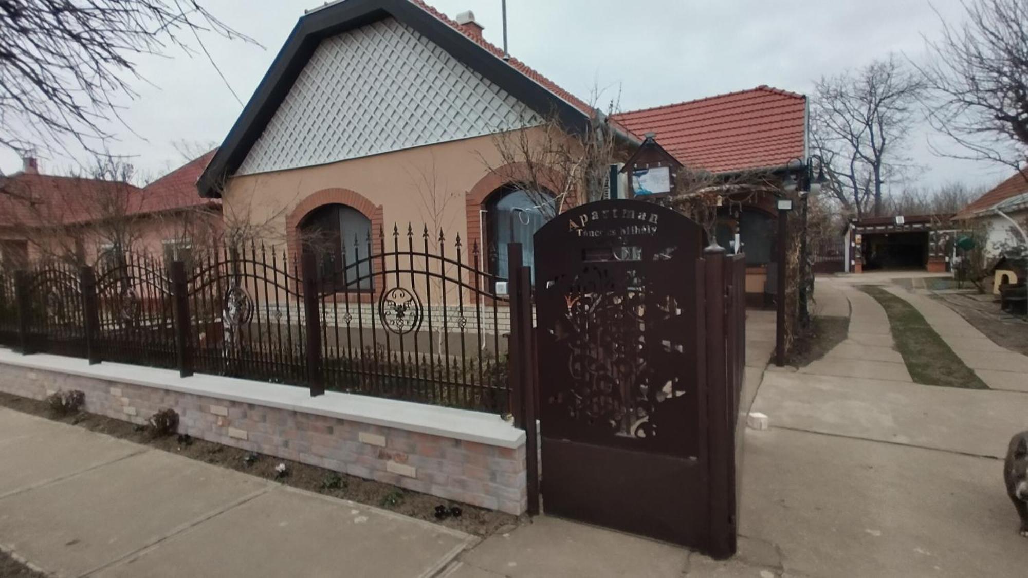 Bundik Vendeghaz Apartment Berettyóújfalu Bagian luar foto